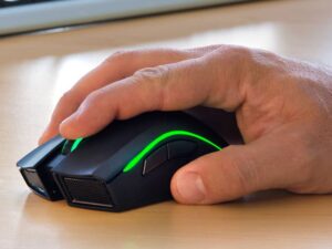 انواع حسگر ماوس | تفاوت ماوس اپتیکال و لیزری