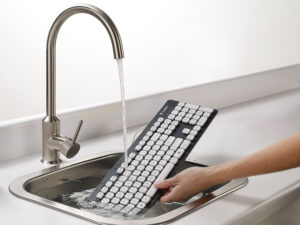 چگونه کیبورد را تمیز کنیم ؟ 6 راهکار عالی