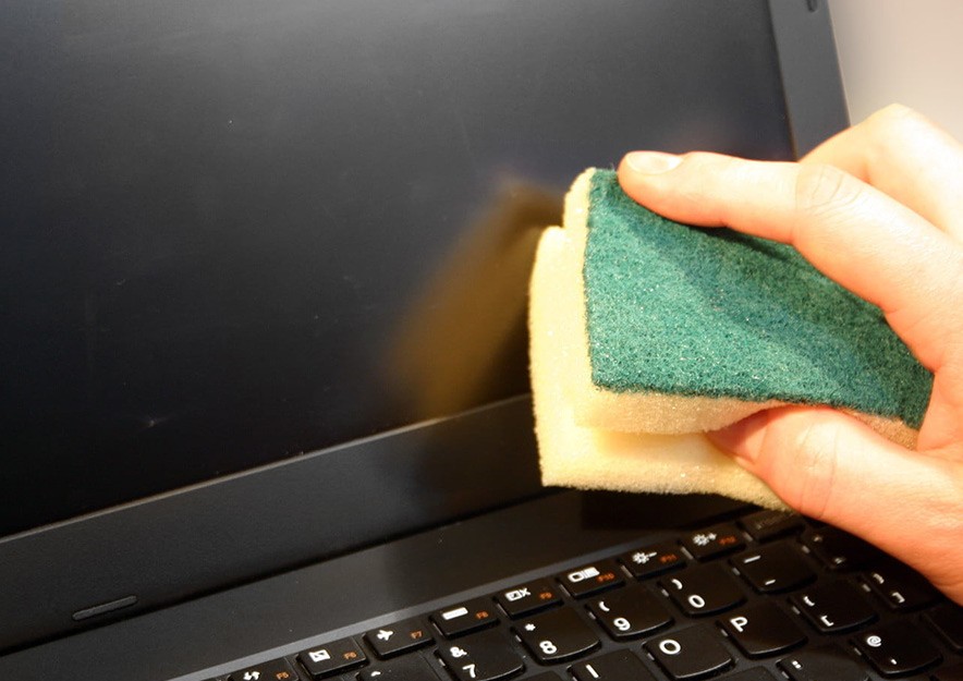 تمیز کردن صفحه ال ای دی