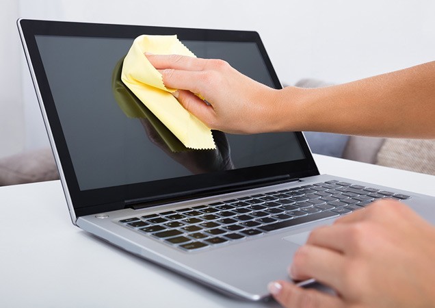 تمیز کردن صفحه لپ تاپ