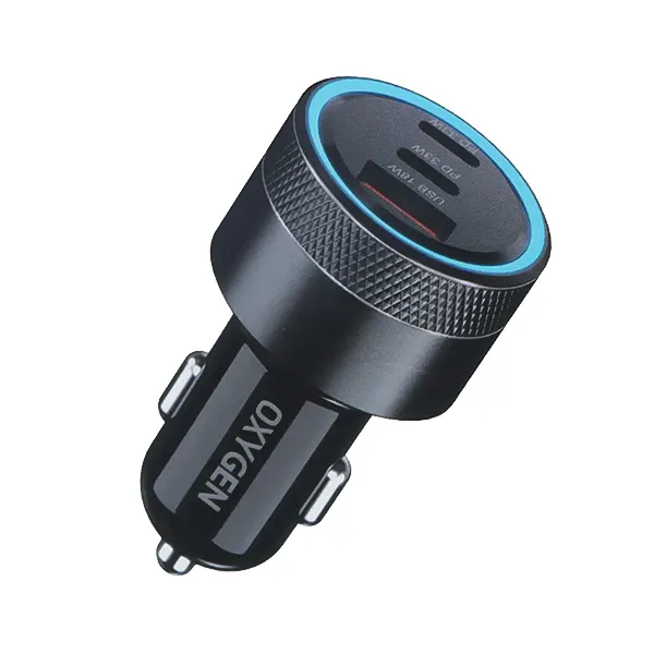 نمای نزدیک شارژر فندکی اکسیژن AC-17 با دو خروجی PD و یک خروجی USB-A